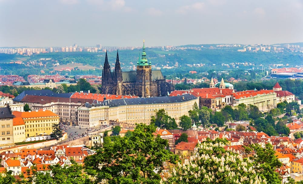 Die Burg Prag ist eine tolle Sehenswürdigkeit für Familien