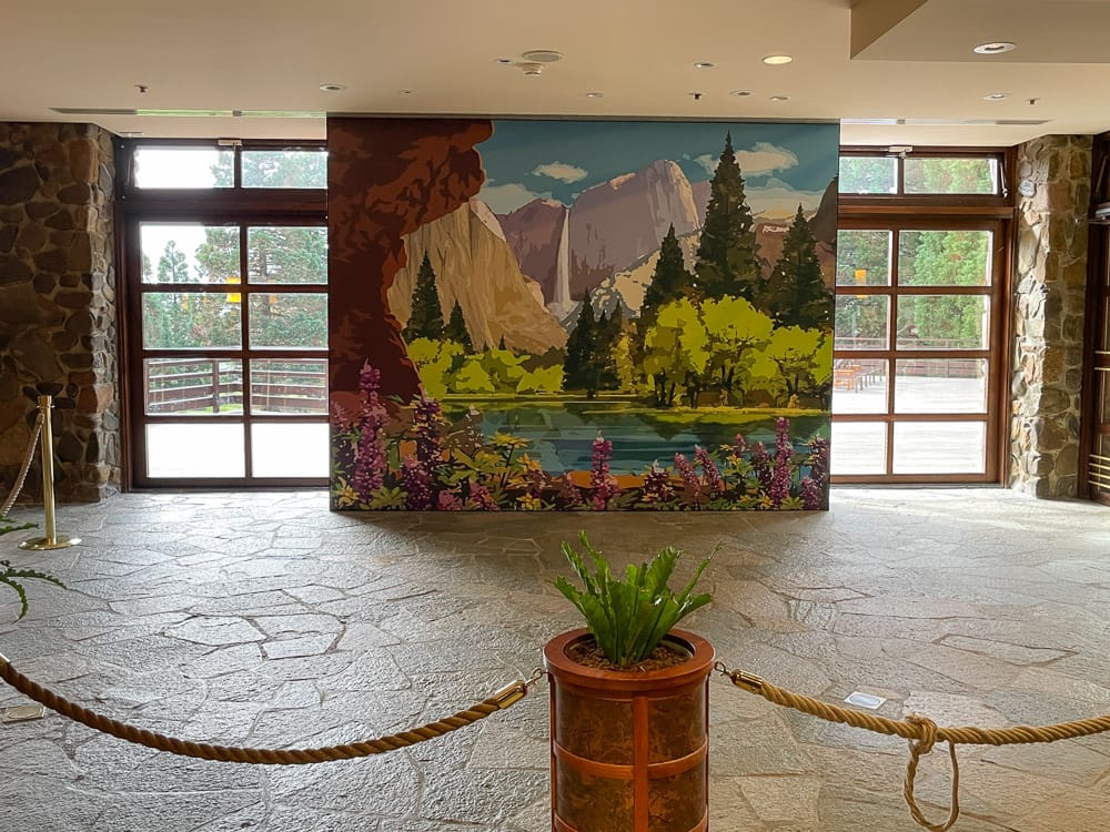 Treffpunkt der Disneyfiguren im Sequoia Lodge Hotel